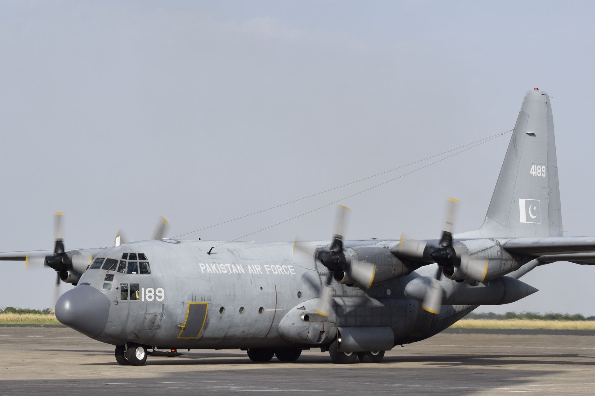 Lockheed C-130 Hercules de la Pakistan Air Force sur le tarmac